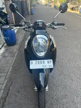 (BEKAS) SCOOPY 2016 BLACK ANTIK ISTIMEWA