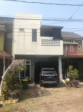 Rumah di jual cepat. Dekat dari MRT lebak bulus (4,8km)