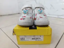 Sepatu Anak Fransisca Renaldy