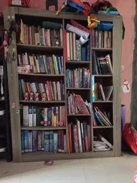 Rak atau lemari buku