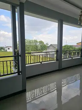Dijual Rumah Cantik Siap Huni ada Kolam Renang Pribadi Lokasi Denokan