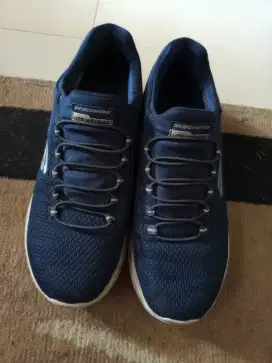 Sketchers sepatu wanita