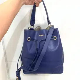 Preloved Tas Furla Stacy Bucket Satchel Bag Dark Blue Authentic