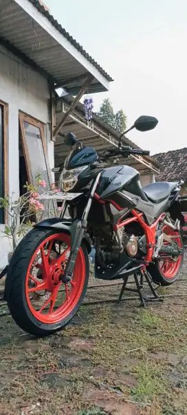 CB 150R plat w gresik