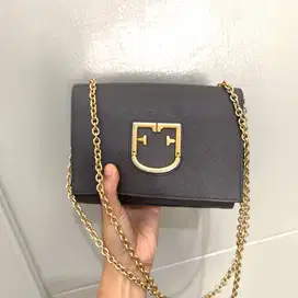 Preloved Tas Furla Viva Pochette Chain Sling Dark Grey Authentic