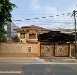 Rumah Mewah Bintaro Dijual dengan Harga Terbaik, Strategis Dekat TOL