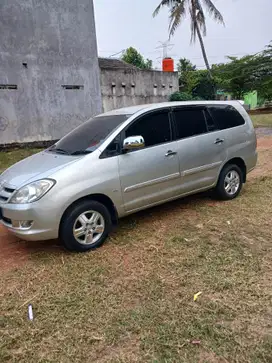 Toyota Kijang Innova 2007 Bensin