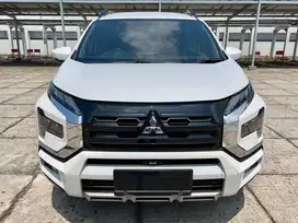 DP 25JT [LOW KM] XPANDER CROSS PREMIUM PACKAGE 2022 PUTIH TT 2024