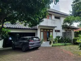 Rumah Strategis 2 Lantai di Lenteng Agung, Siap Huni Luas