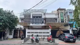 Rumah Mewah 3 Lantai Di Jalan Tebet Raya, Tebet.