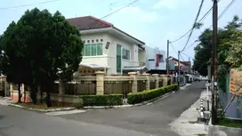 Rumah Hook Jalan Raya Cimanggu Permai dekat Tol