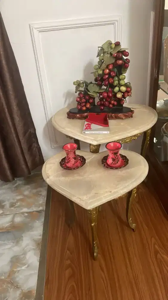 Meja batu sudut 2 tingkat