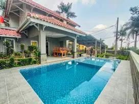 Dijual Villa Karen ada kolam renang di Bukit Cipendawa, Cipanas