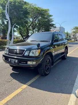 LandCruiser cygnus V8