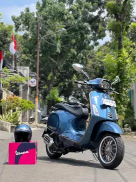 Vespa sprint anniversary 10th km 400 perak include helmet ( anniv jb )