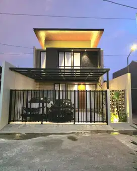 RUMAH MEWAH FULLY FURNISHED DEKAT STADION MAGUWOHARJO