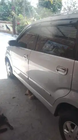 JUAL MOBIL XENIA 2010