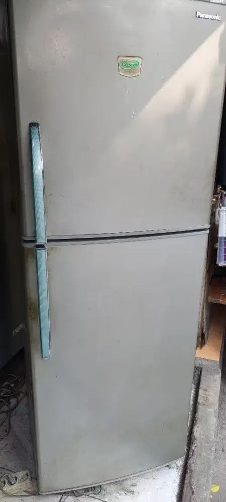 Kulkas panasonic jumbo siap pakai normal dingin dan beku