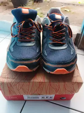 Sepatu Eagle nomad size 43