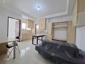 Lantai Hoki, Disewa 2BR Mediterania Garden 2 Furnish Dekat Mall CP