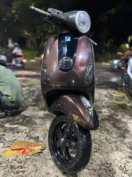 Piagio LX-150ie 2V coklat