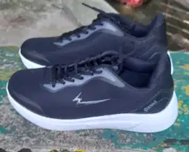 Sepatu eagle size 44