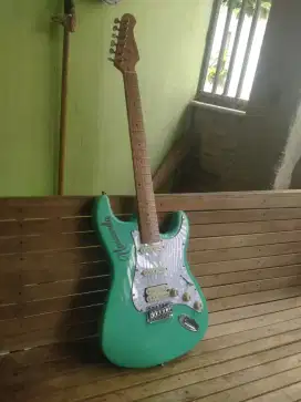 Dijual gitar scorpion original ,kondisi 90%, seken rasa baru
