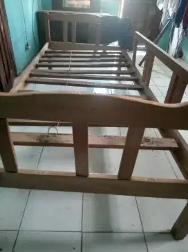 Ranjang ukuran 90x200