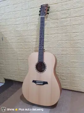 Gitar akustik merk bromo
