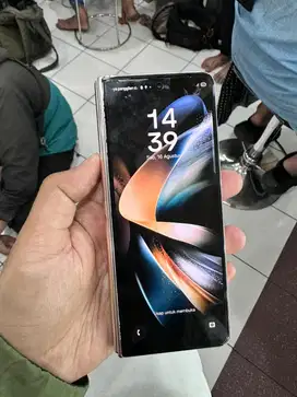 Samsung Galaxy Z Fold 4 12/256GB murah ada minus