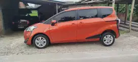 Toyota sienta 2016