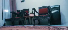 Di set kursi jati
