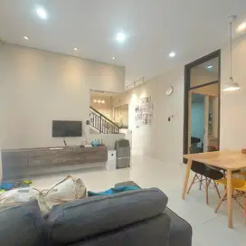 Rumah HOEK LEBAR 8 SIAP HUNI VOLTA, Gading Serpong