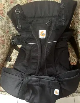 Preloved Gendongan Ergobaby Omni breeze