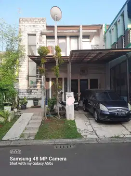 Rumah 2 Lantai di Emerald Residence Dekat Toll Parigi Bintaro Tangsel