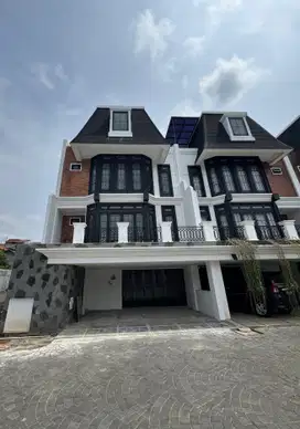 Rumah Mewah Hoek 9x14 4+1 Cluster Baliman Green Andara Residence