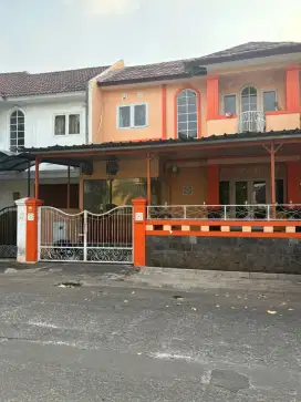 SEWA PURI BETA 1 RUMAH 2 LANTAI AKSES MOBIL LEBAR