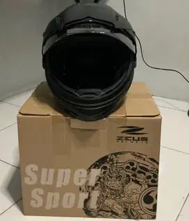 Helm Zeus ZS613C