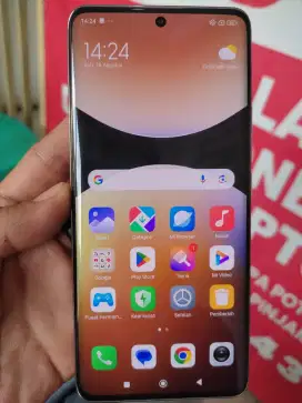 Mau di jual HP xiaomi redmi note 14pro+5G ram 12/512