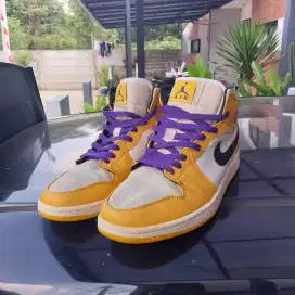 Air jordan 1 mid lakers mulus