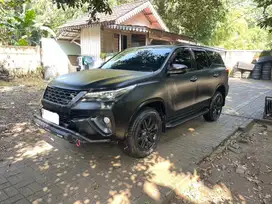 cash/TT fortuner VRZ at diesel ppajeroo hhiluxx innovvaa tuker tambah