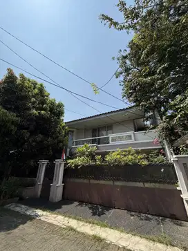 DIJUAL RUMAH HOEK 500meter TAMAN SURYA BEBAS BANJIR LOKASI STRATEGIS