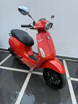 Vespa Sprint S 2022 (km 7rb perak)