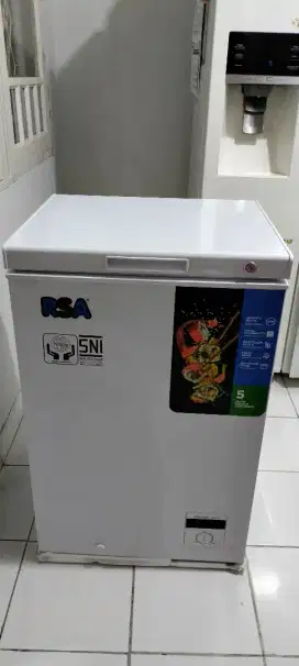 Dijual freezer RSA 110 cf  baru pakai 3 bulan