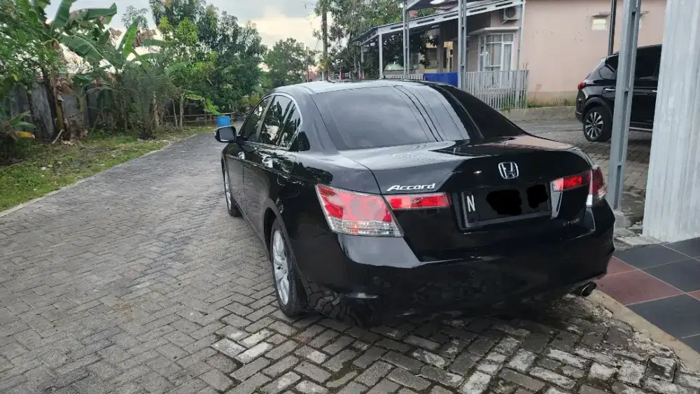 ACCORD VTI-L 2.4 A/T  HITAM