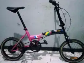 Dijual sepeda lipat GENIO CARDIFF msih bgus ban msih aman tinggal pkai