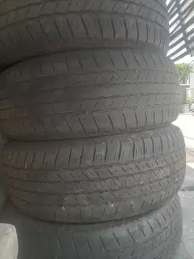 Ban Bridgestone Fortuner bekas