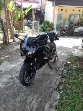 Di jual R15 tahun 2018