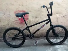 Sepeda anak bmx 20inc