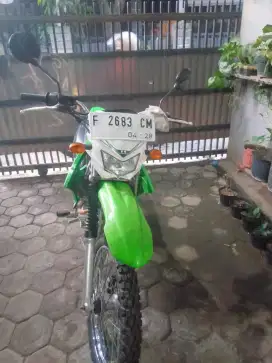 Kawasaki KLX S warna hijau